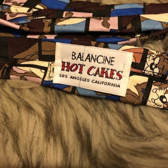 VINTAGE Looney Toons Tie! - Picture 3 of 4